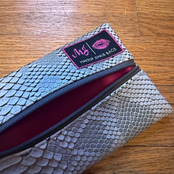 Makeup Junkie Bag - Picture 2 of 2